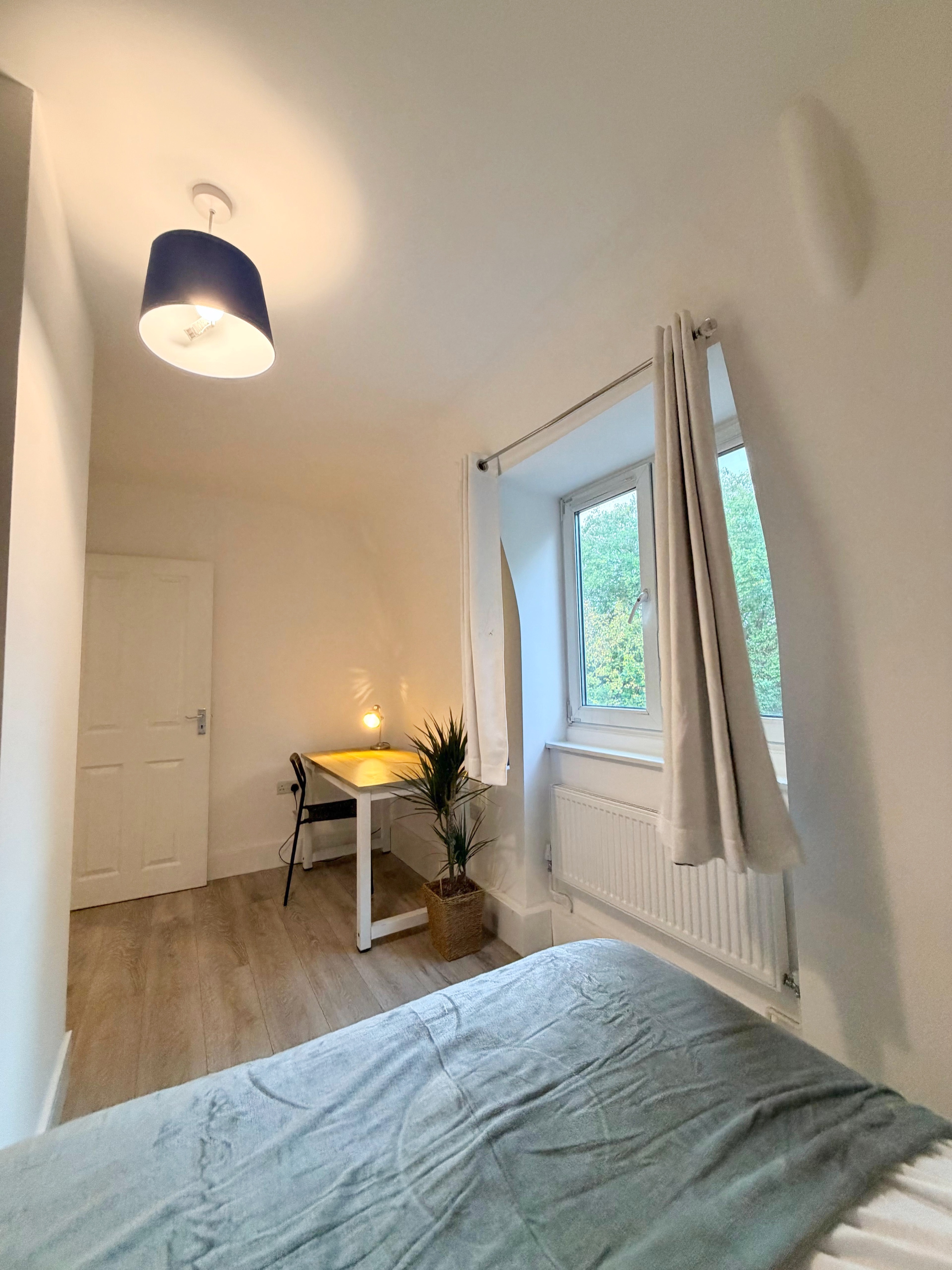 Spacious Rooms in Battersea / Stockwell with Living Room